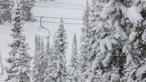 Mid-fall snowstorm creates a winter wonderland at Whistler - CTV News