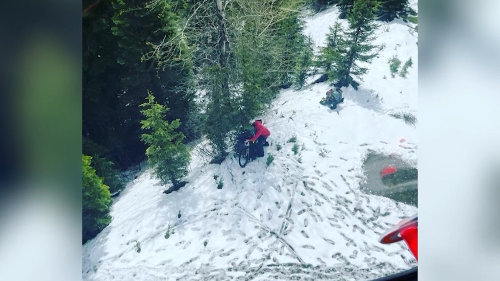 A Tour Divide cyclist was rescued by helicopter near Fernie, B.C. (Fernie Search and Rescue/Facebook)