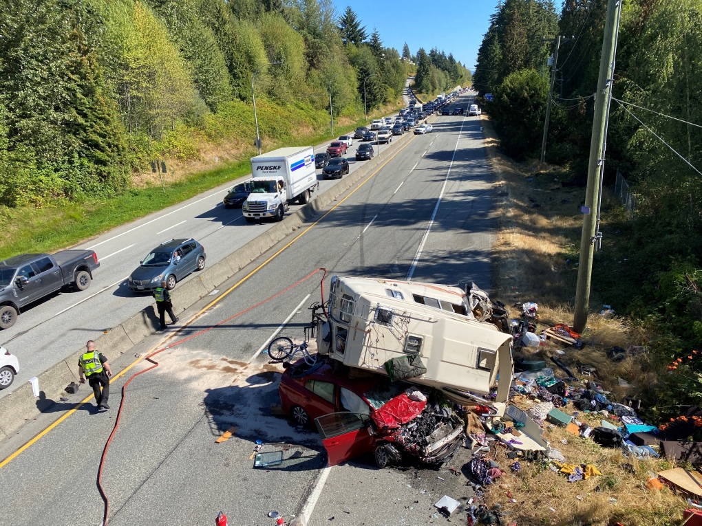 6 in hospital after serious crash closes highway in West Vancouver r