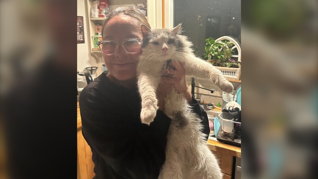 Mucky and his owner Angela Dawn together on Nov. 23, 2023, after being apart since May. (Courtesy: Angela Dawn) 