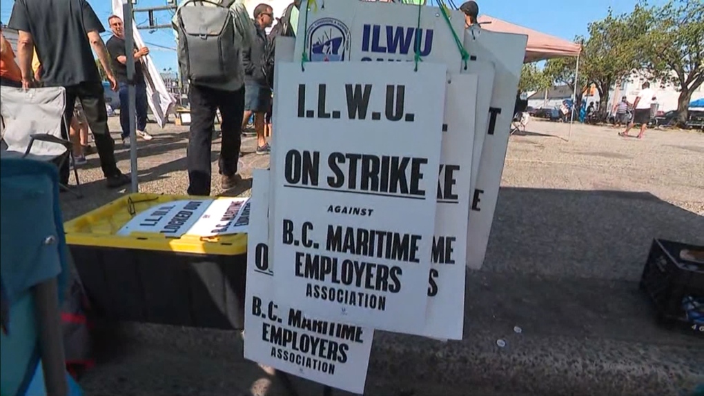 Tentative deal ends B.C. port strike