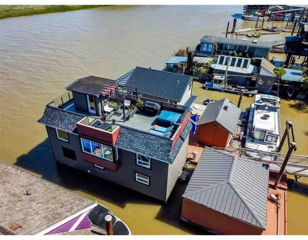 Float homes for sale/river2.jpg